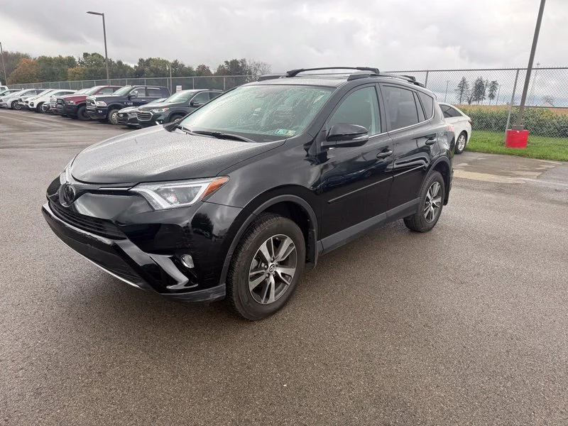 Used 2018 Black Toyota XLE image 2