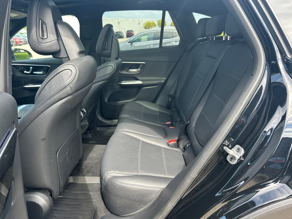 Used 2026 Black Mercedes-Benz GLC 300 image 24