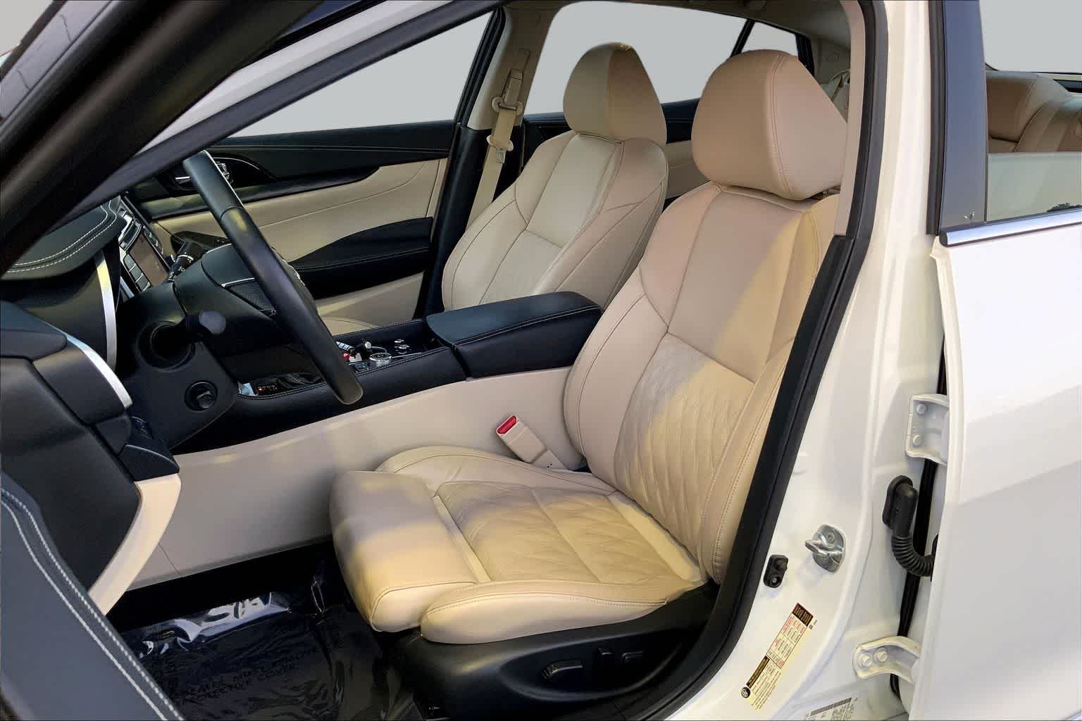 Used 2023 Pearl White Tricoat Nissan Platinum image 8