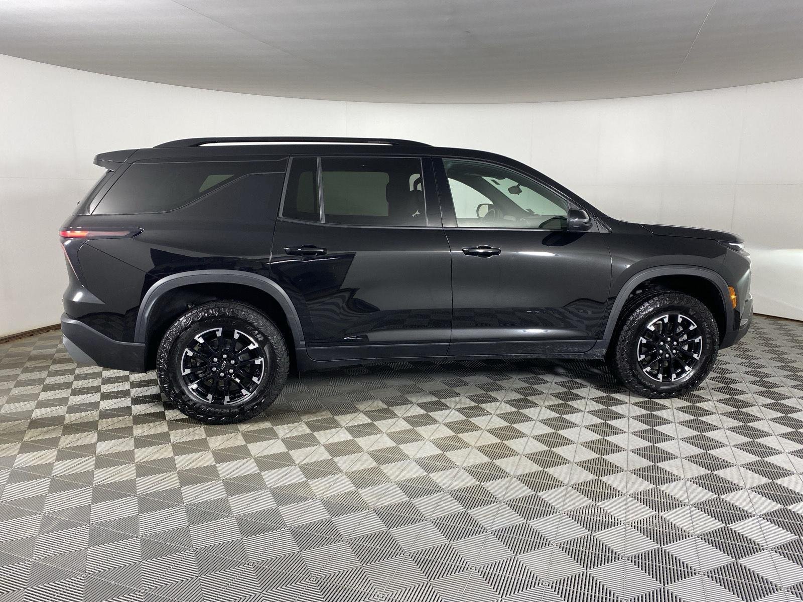 Used 2025 Mosaic Black Metallic Chevrolet AWD Z71 image 11