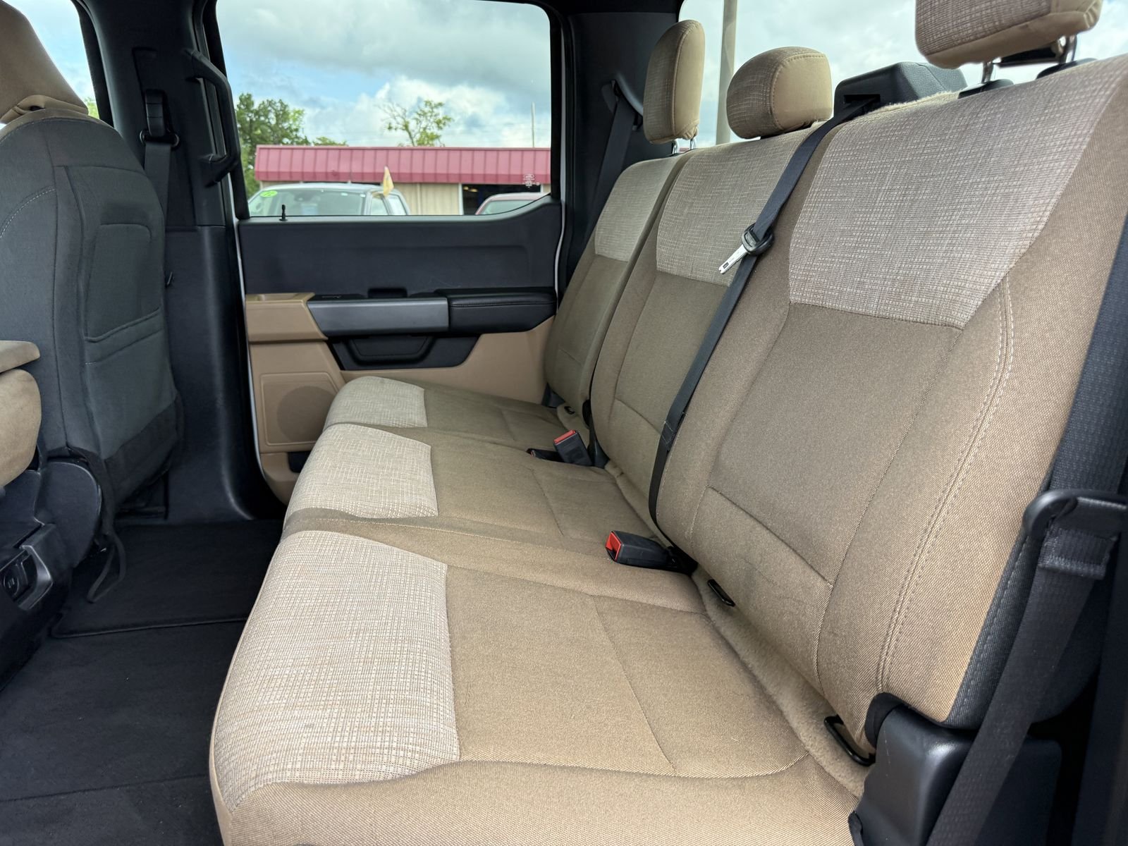 Used 2024 Oxford White Ford XLT image 17
