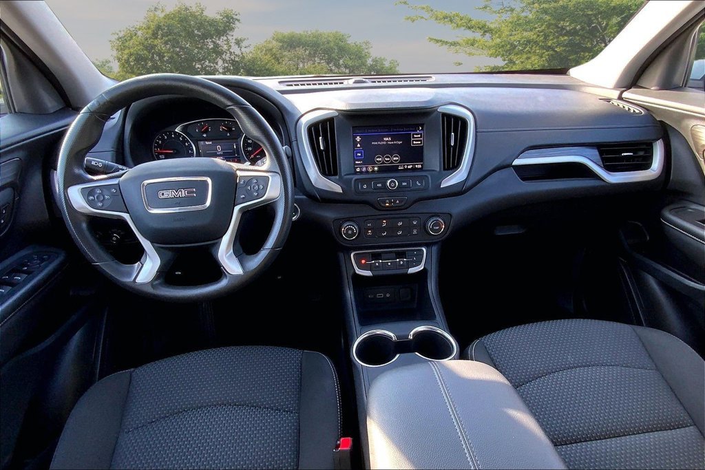 Used 2024 White GMC SLE image 7