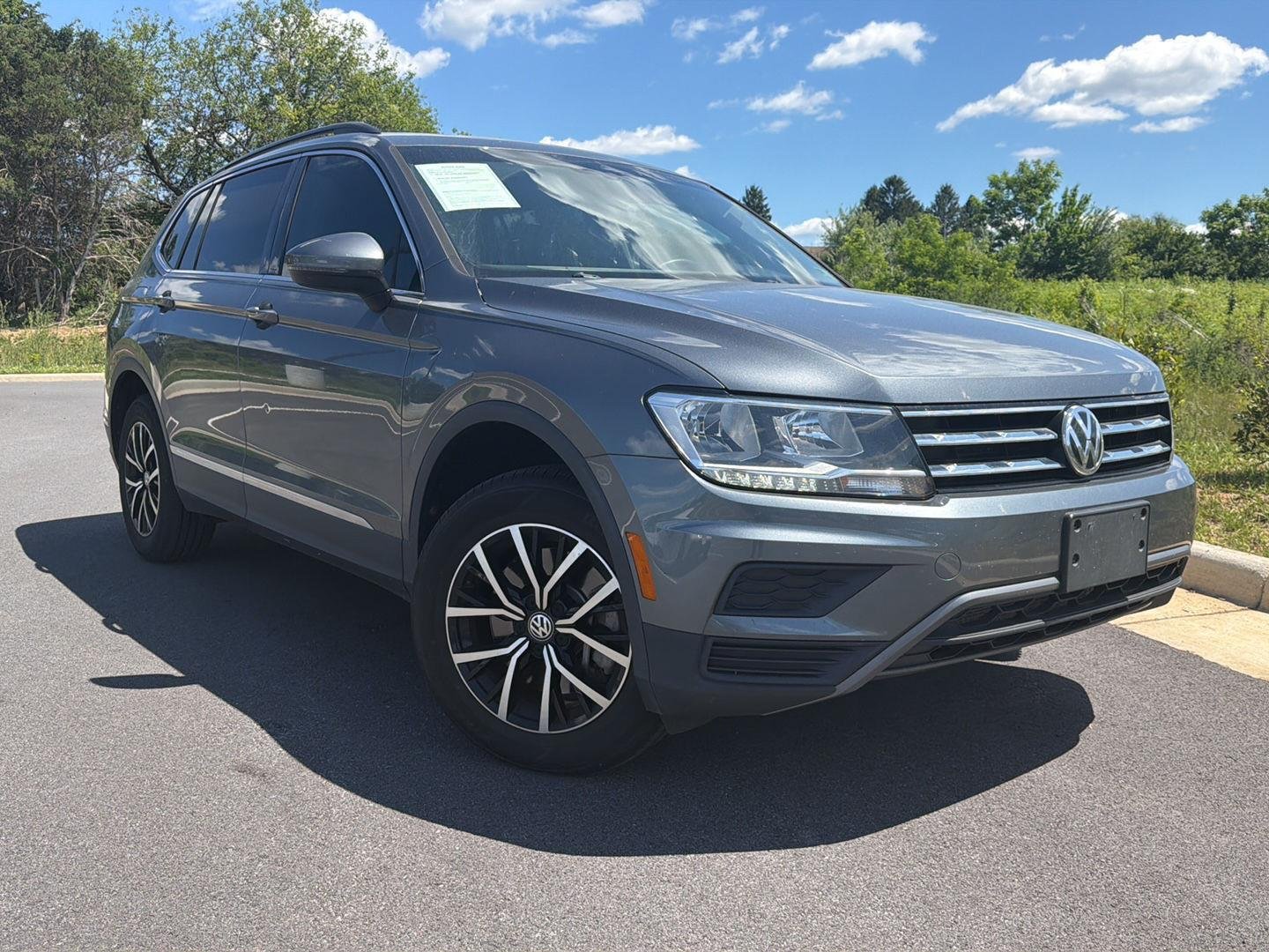 2021 Volkswagen Tiguan 2.0T SE 4Motion's photo
