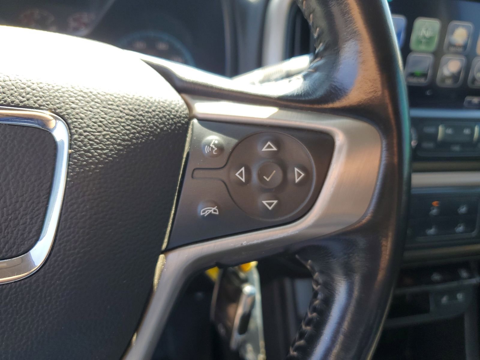 Used 2017 Black GMC Denali image 21