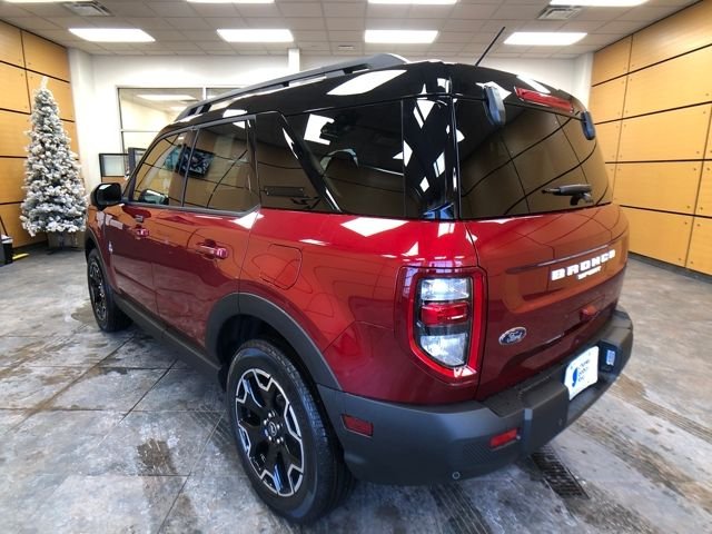 New 2025 Ruby Red Metallic Tinted Clearcoat Ford Outer Banks® image 5