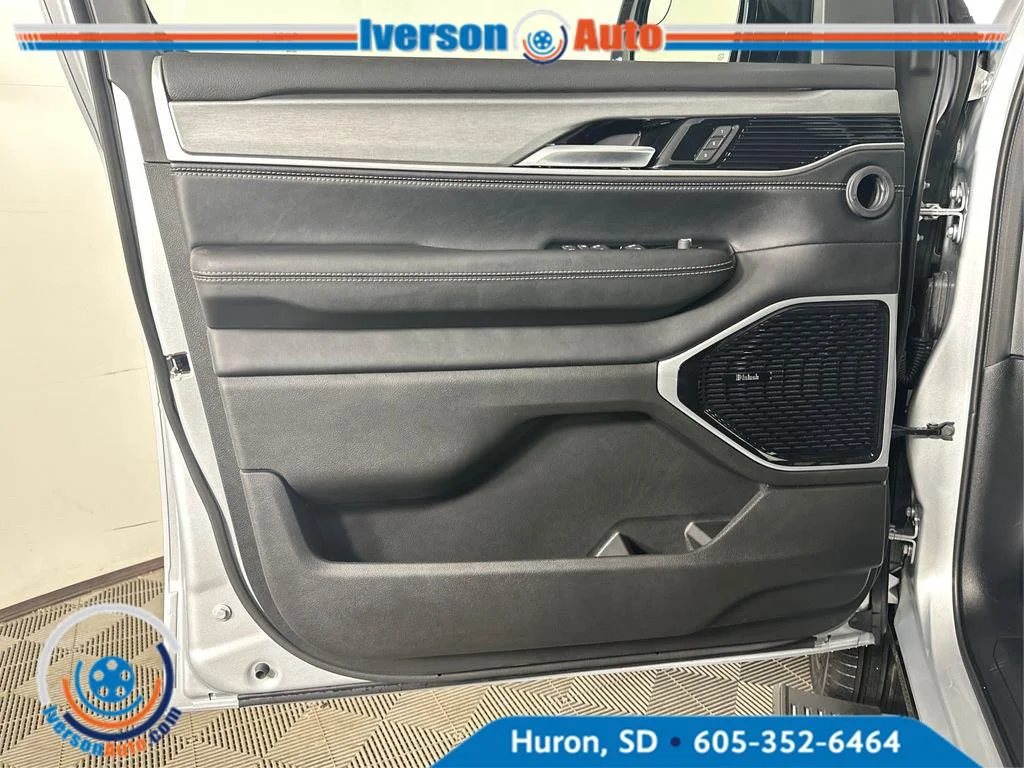 New 2026 Silver Zynith Jeep Limited Reserve image 13
