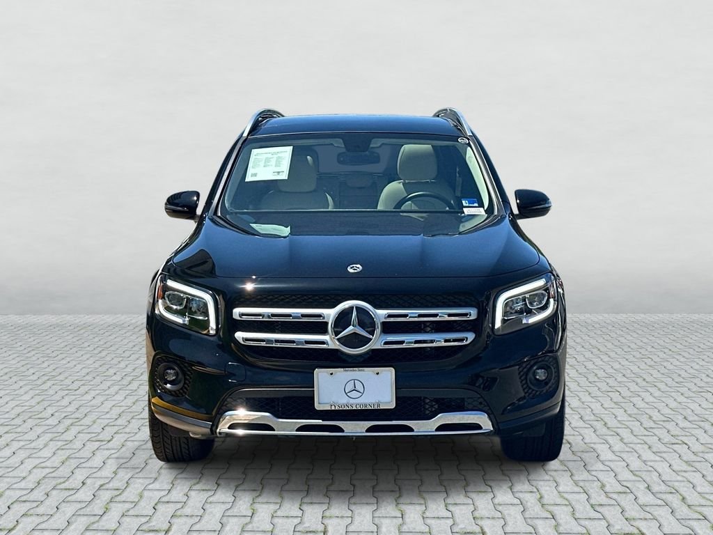 Used 2023  Mercedes-Benz GLB 250 image 2