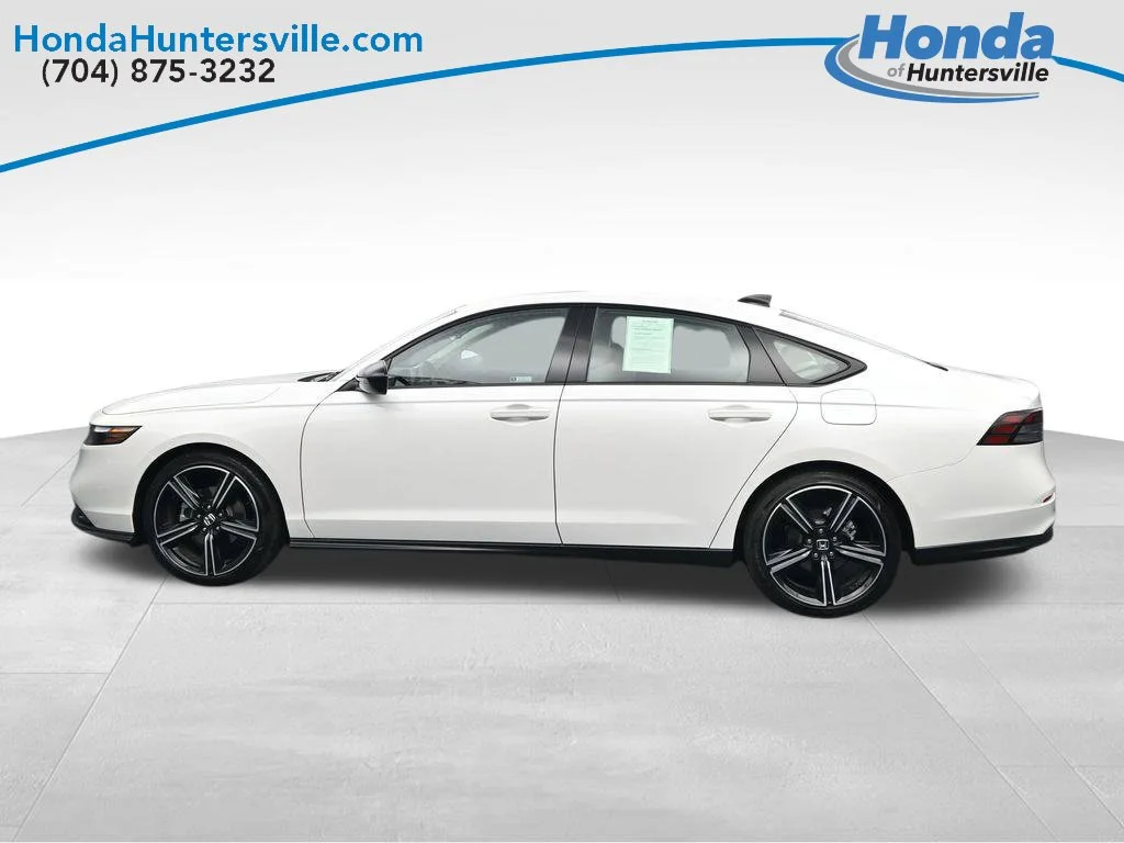 Certified Used 2026 Platinum White Pearl Honda SE image 5