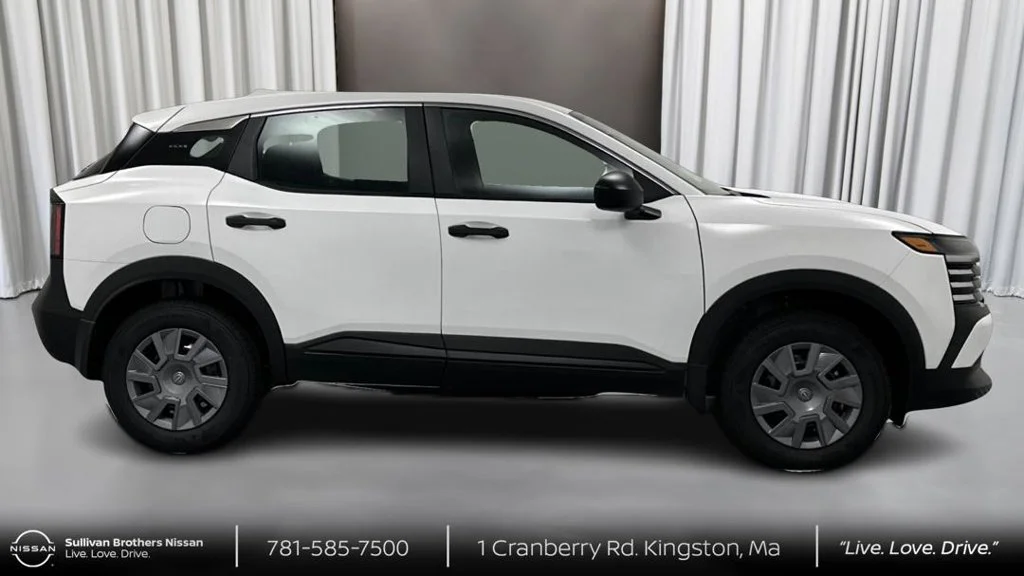 Used 2025 White Nissan S image 4