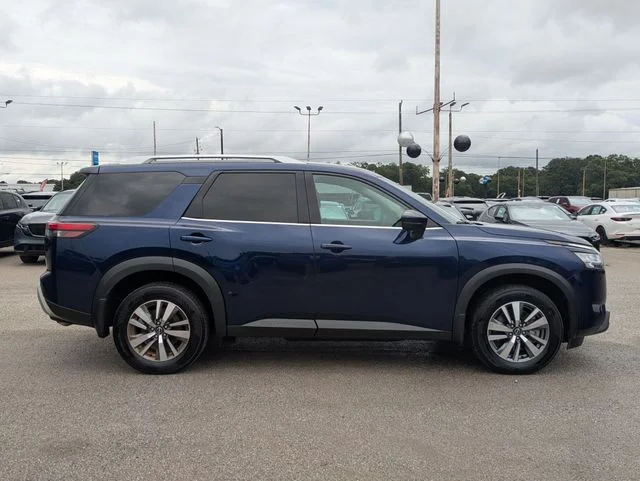 Used 2024 Blue Nissan SL image 6