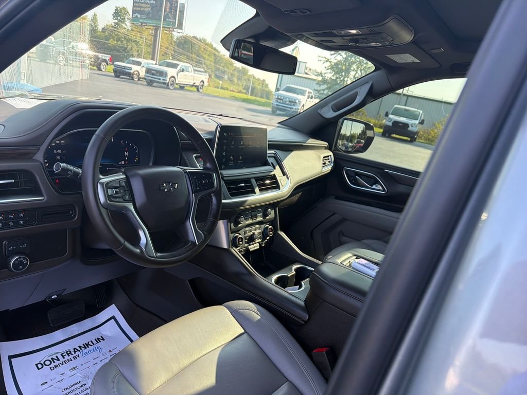 Used 2023 Gray Chevrolet Z71 image 15