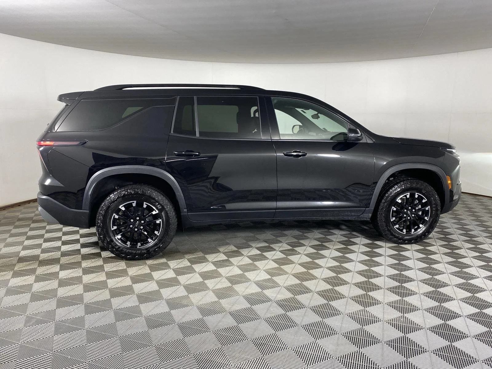 Used 2025 Mosaic Black Metallic Chevrolet AWD Z71 image 11