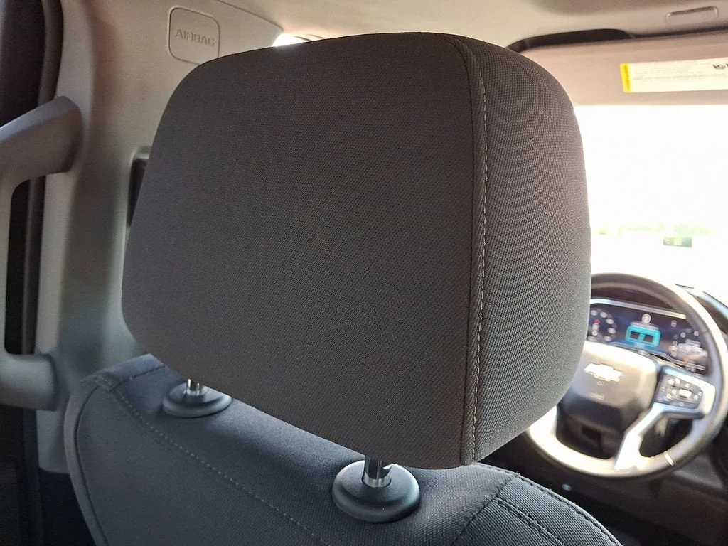 Used 2025 Summit White Chevrolet LT image 47