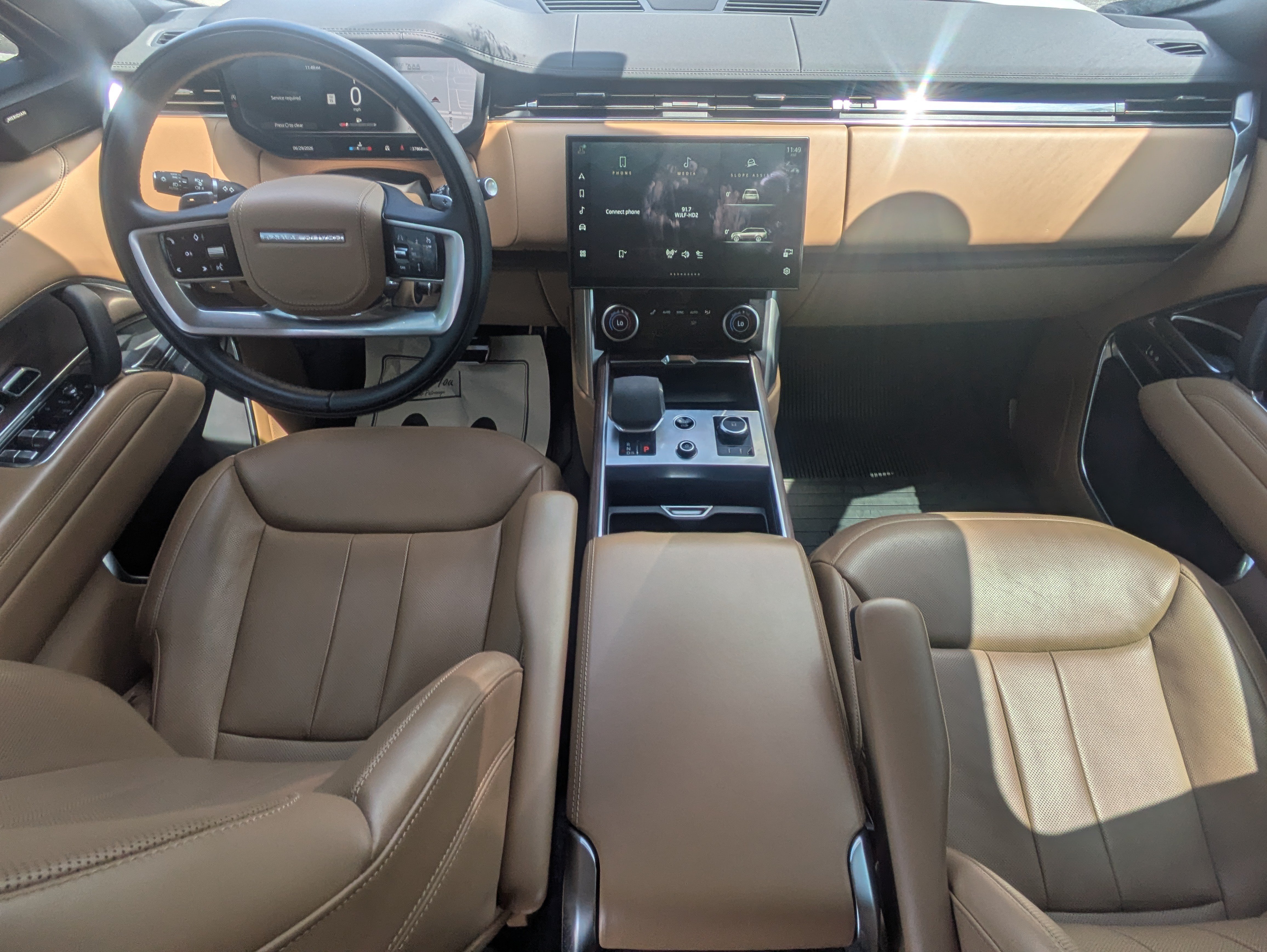 Used 2023 Fuji White Land Rover SE image 15