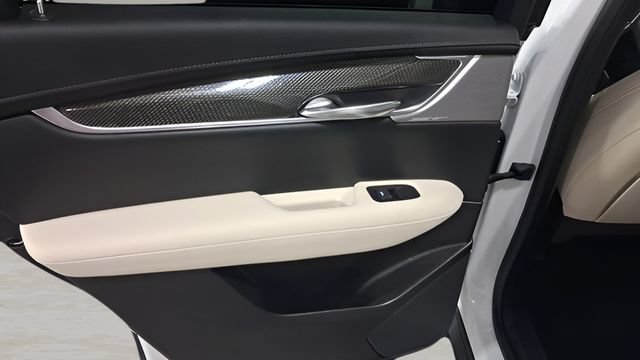 Used 2022 CRYSTAL WHITE TRICOAT Cadillac AWD Sport image 24