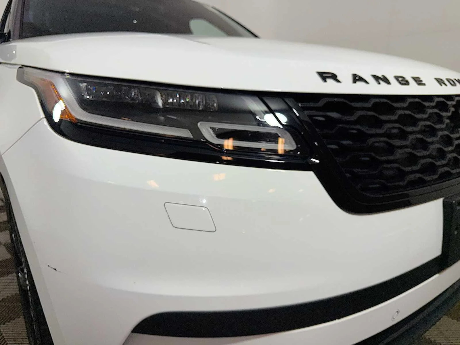 Used 2022  Land Rover S image 25