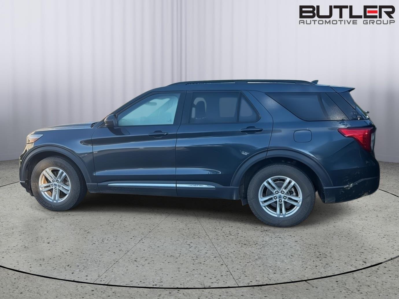 Used 2024 Stone Blue Ford XLT image 4