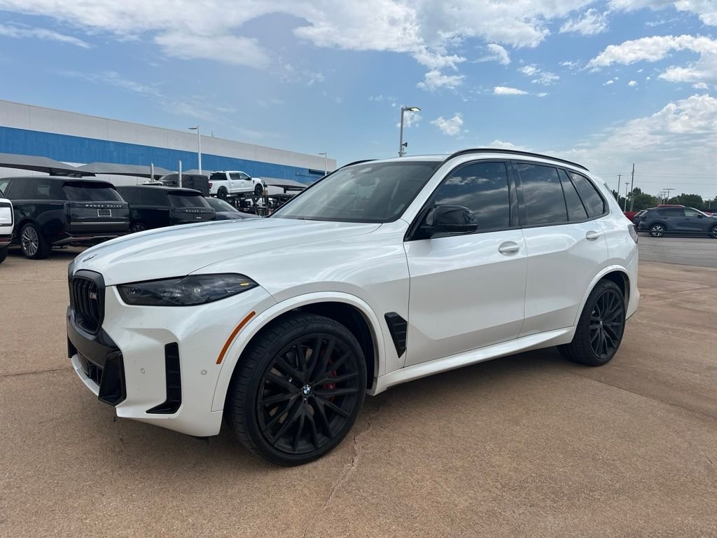 Used 2025 White BMW M60i image 1