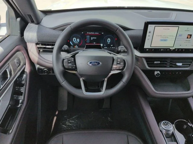 New 2026 Star White Metallic Tri-Coat Ford Platinum™ image 16