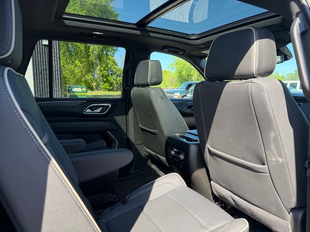 Used 2023  GMC SLT image 29