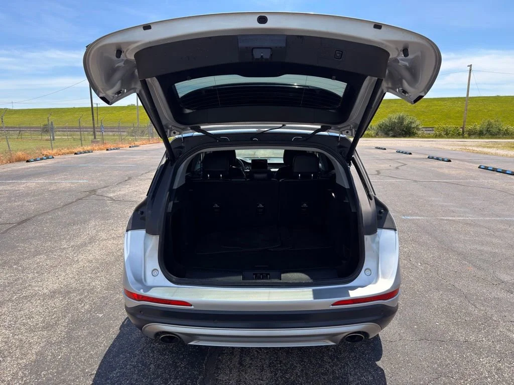 Used 2020  Lincoln Standard image 21