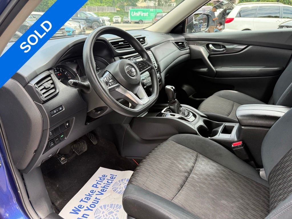 Used 2018 Caspian Blue Nissan S image 18