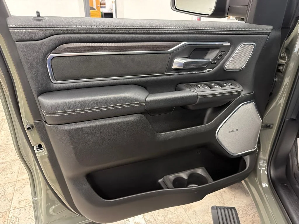 2026 RAM 1500 Laramie - Photo 10