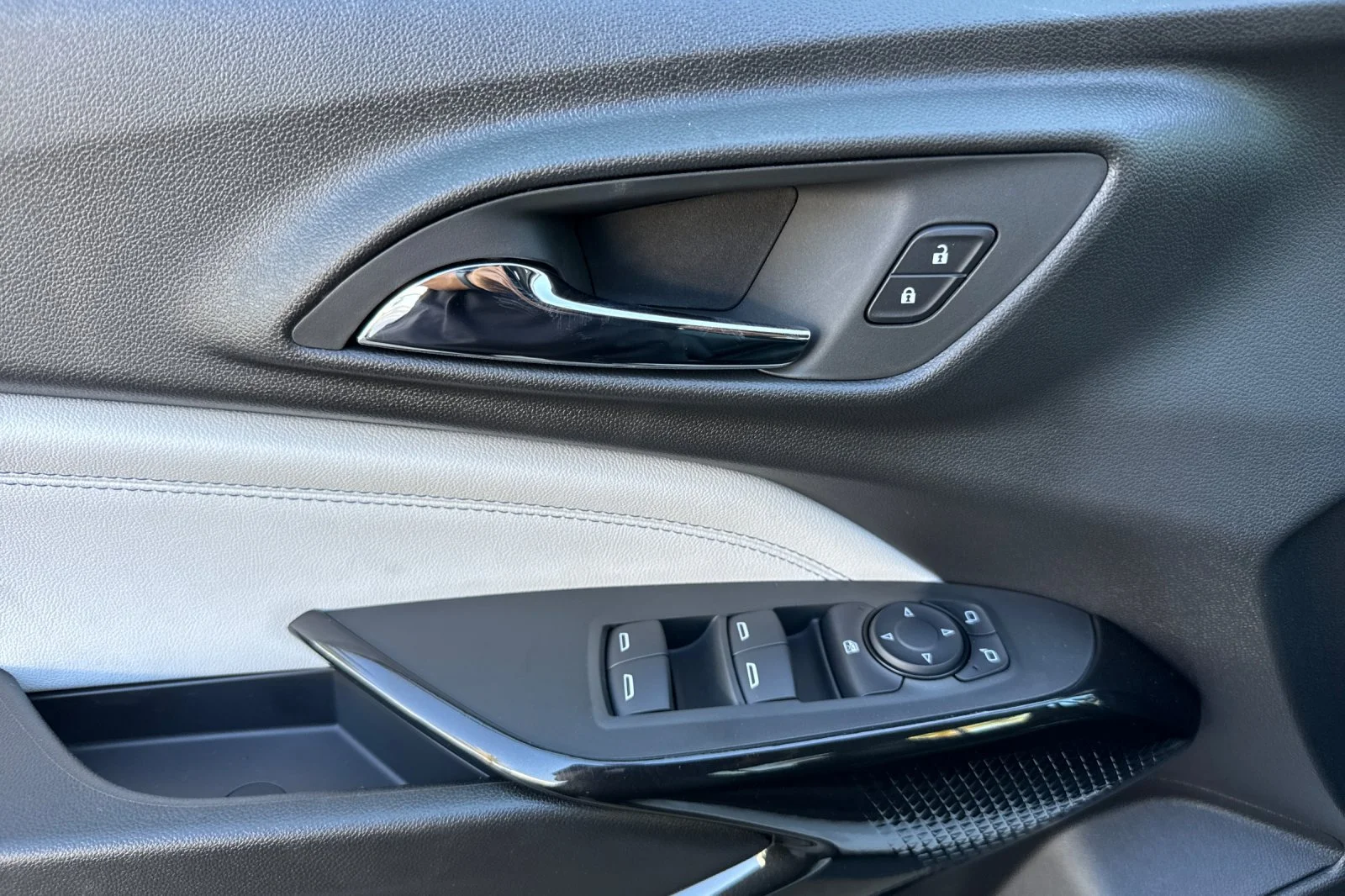 2026 Chevrolet Trax LT - Photo 10