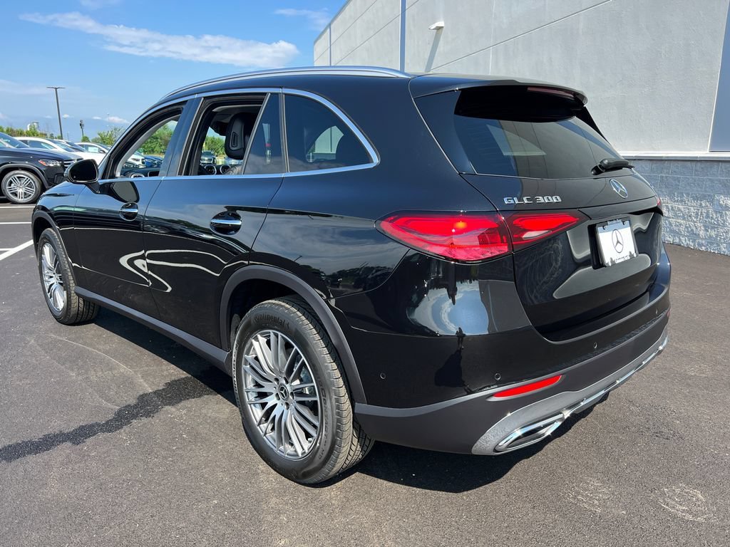 New 2026 Obsidian Black Metallic Mercedes-Benz GLC 300 image 40