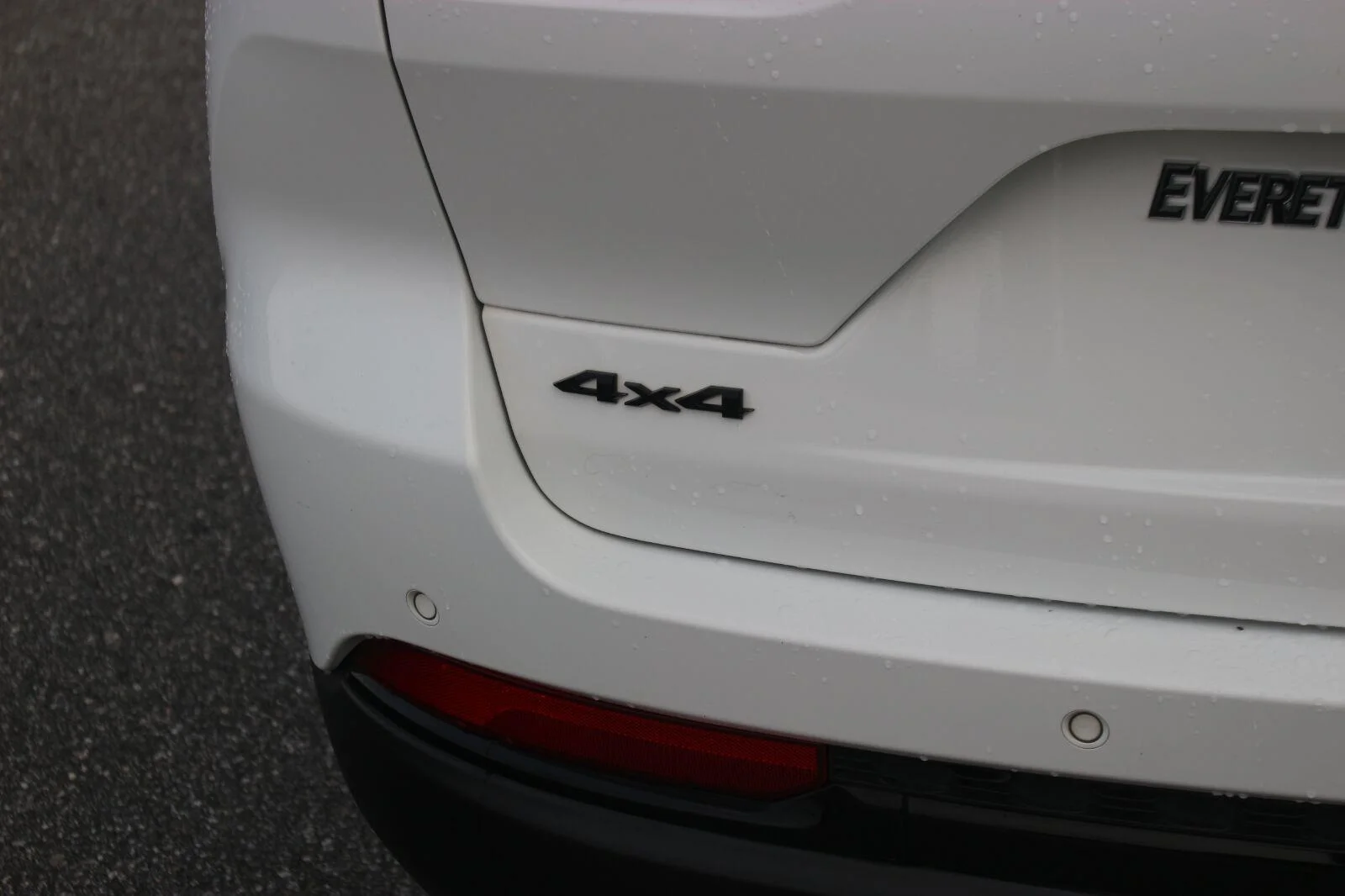 Used 2024 White Jeep Limited image 8