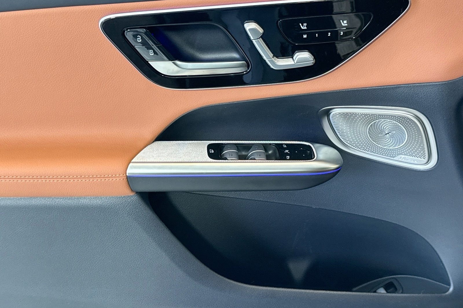 New 2026 Obsidian Black Metallic Mercedes-Benz GLC 300 image 16