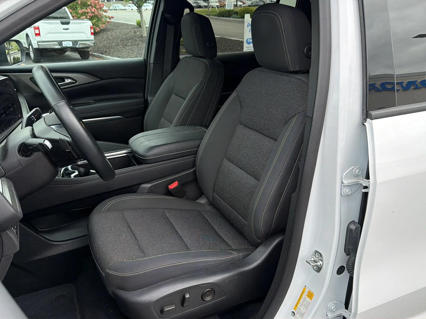 Used 2025 Summit White Chevrolet AWD LT image 16