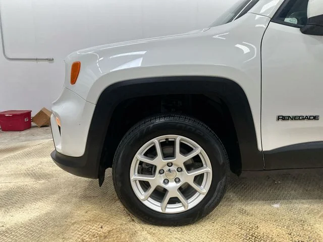 Used 2019 White Jeep Latitude image 19