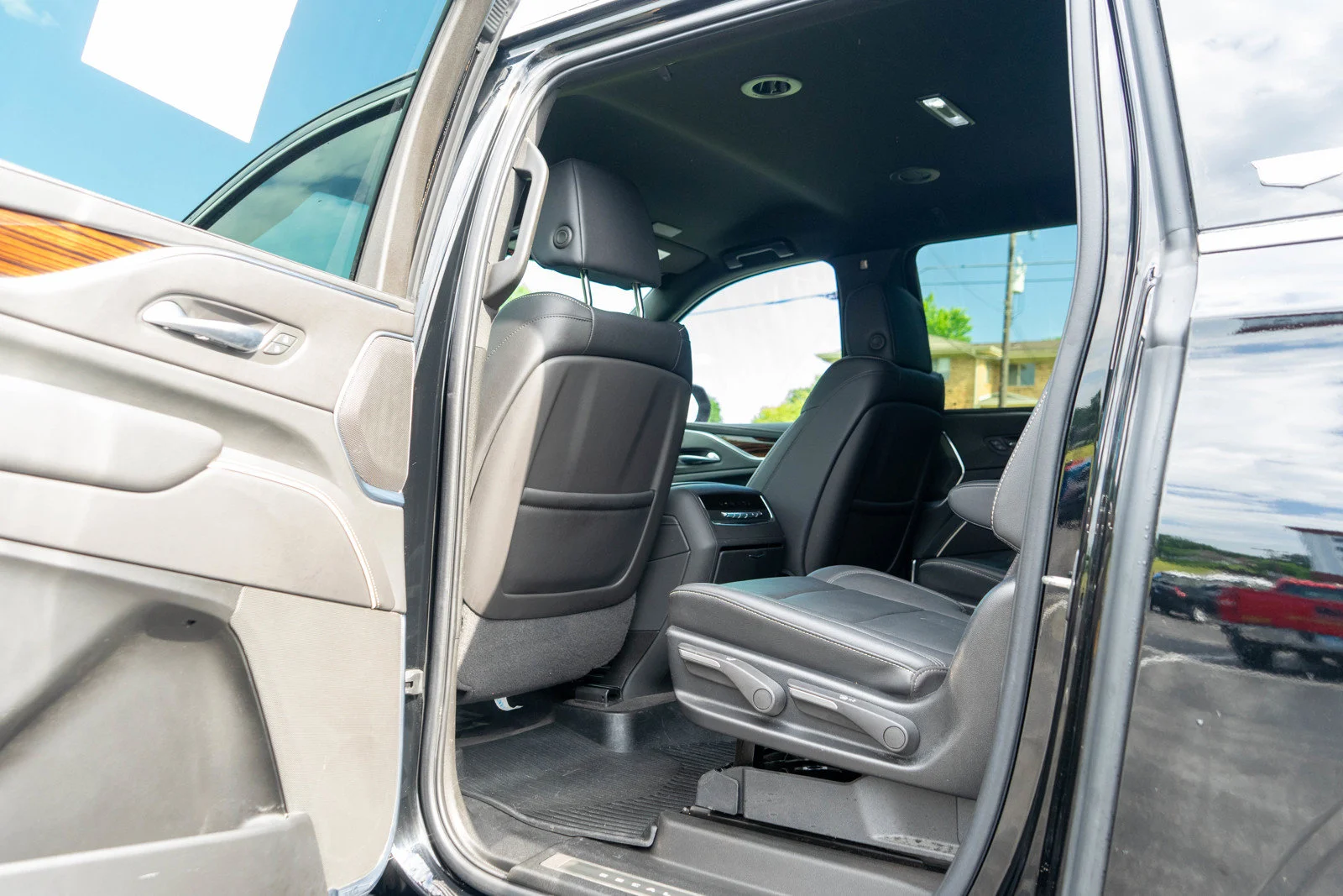 Used 2022 Black Cadillac Luxury image 30