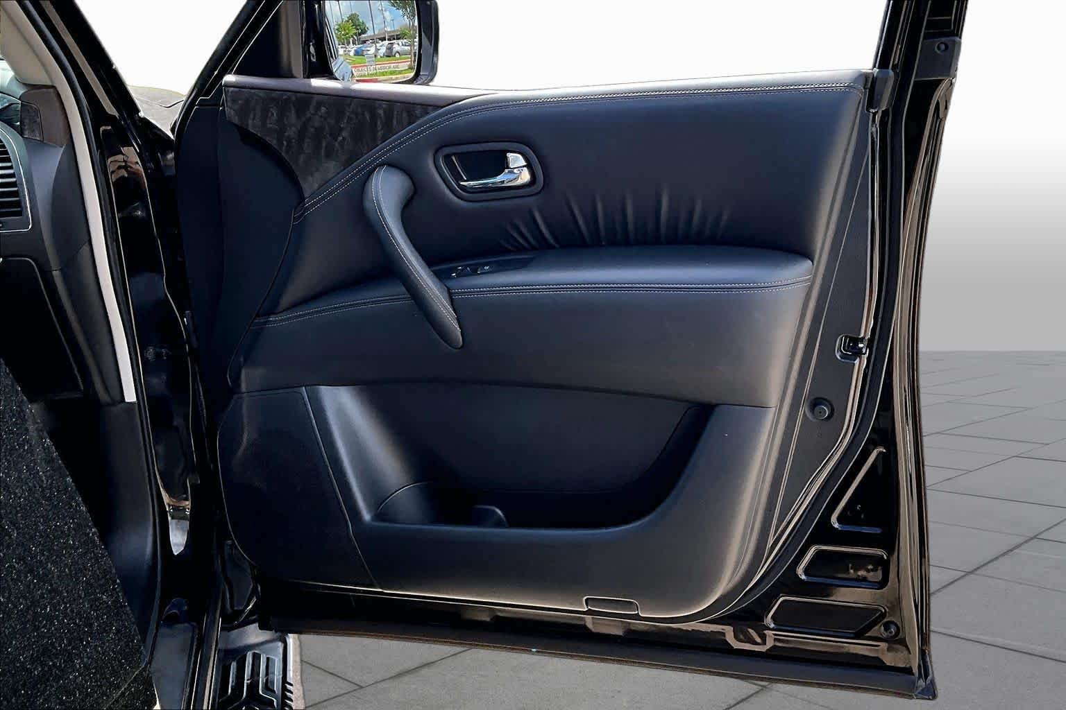 Used 2023 Super Black Nissan Platinum image 21