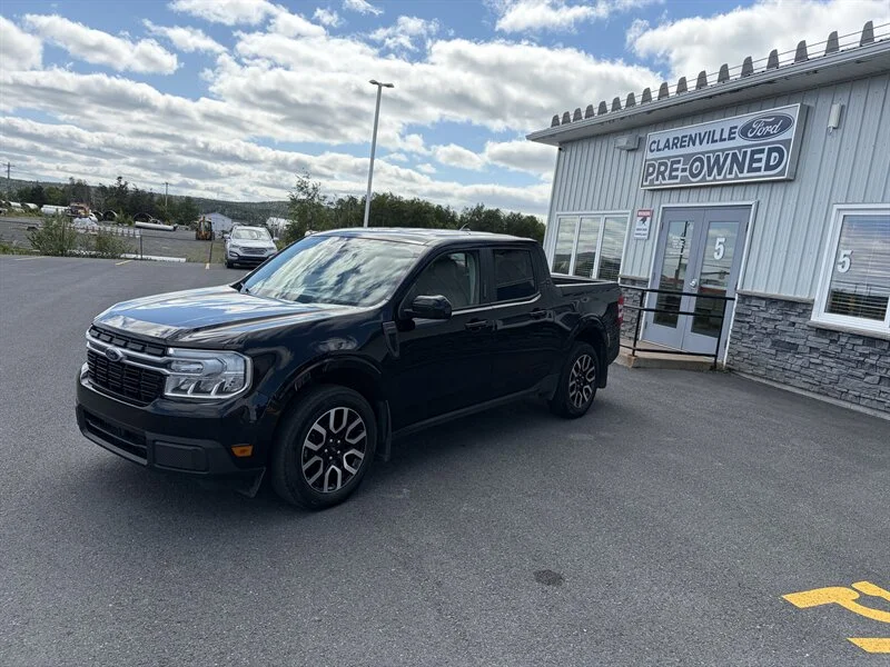 Used 2022 Black Ford Lariat image 2