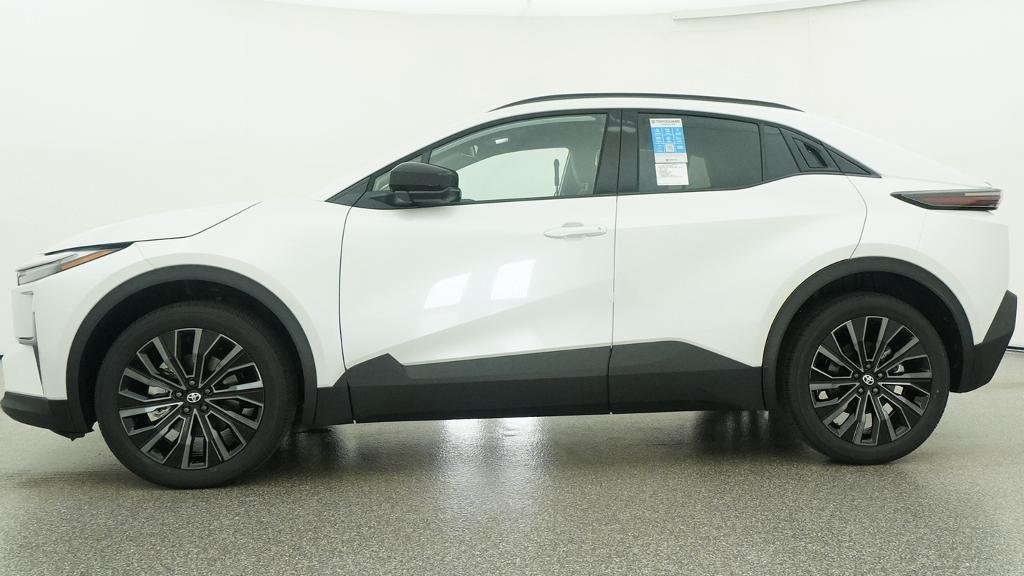New 2026 Wind Chill Pearl Toyota XSE image 2