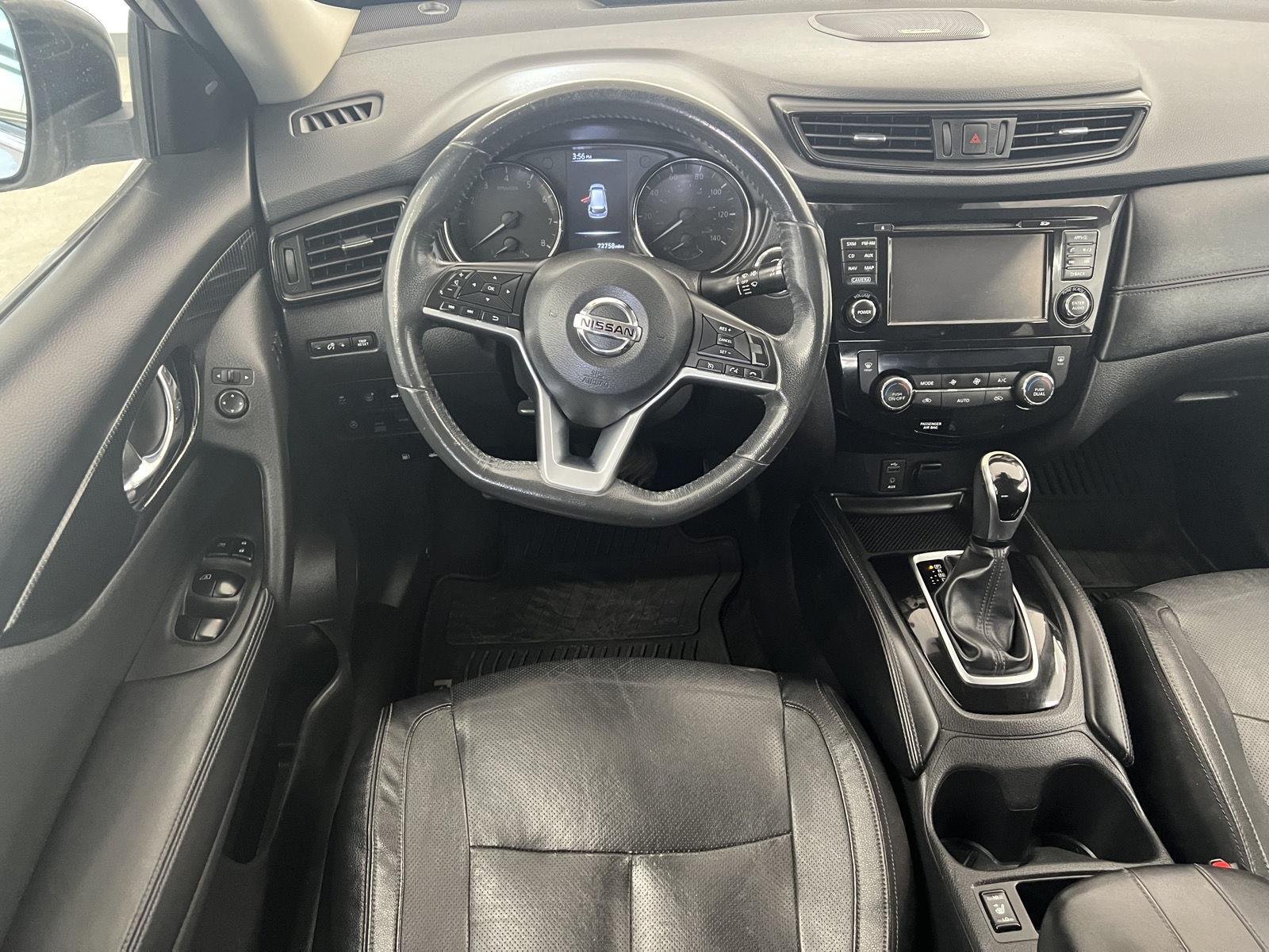 Used 2017 Brilliant Silver Nissan SL image 30