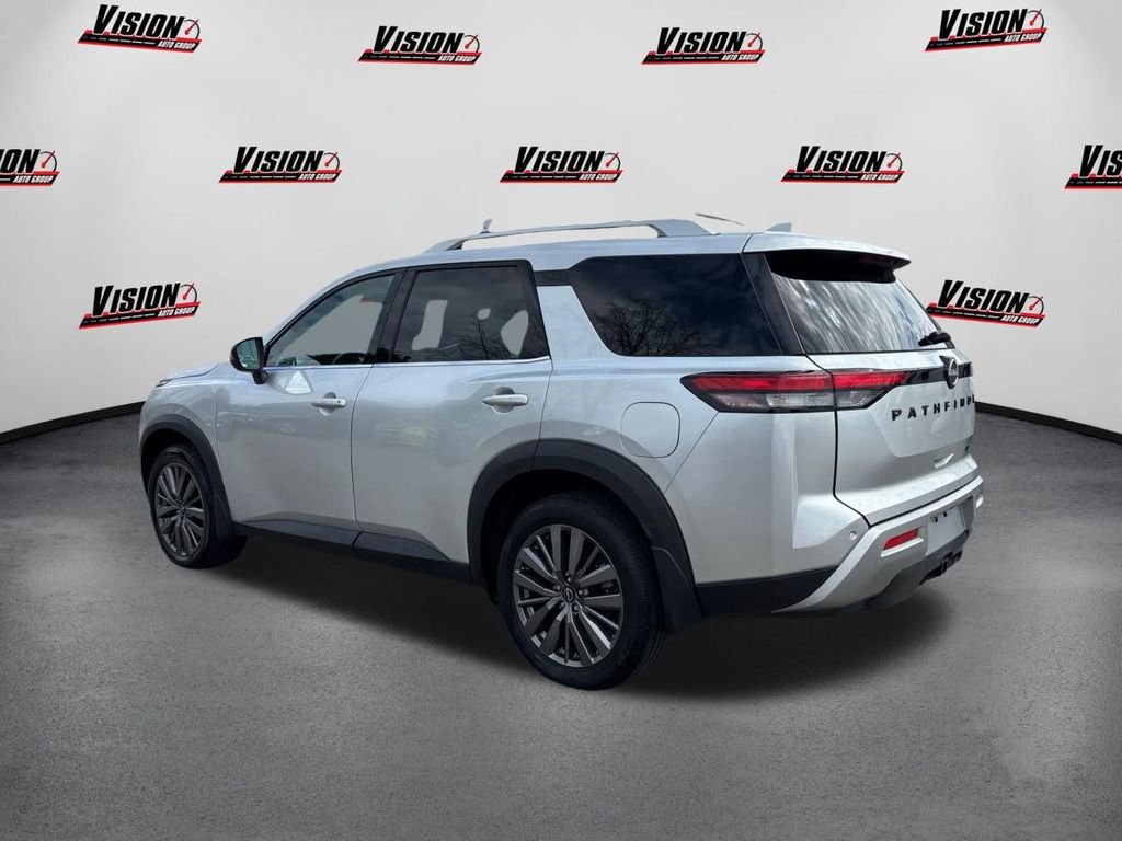 Used 2023 Silver Nissan SL image 8