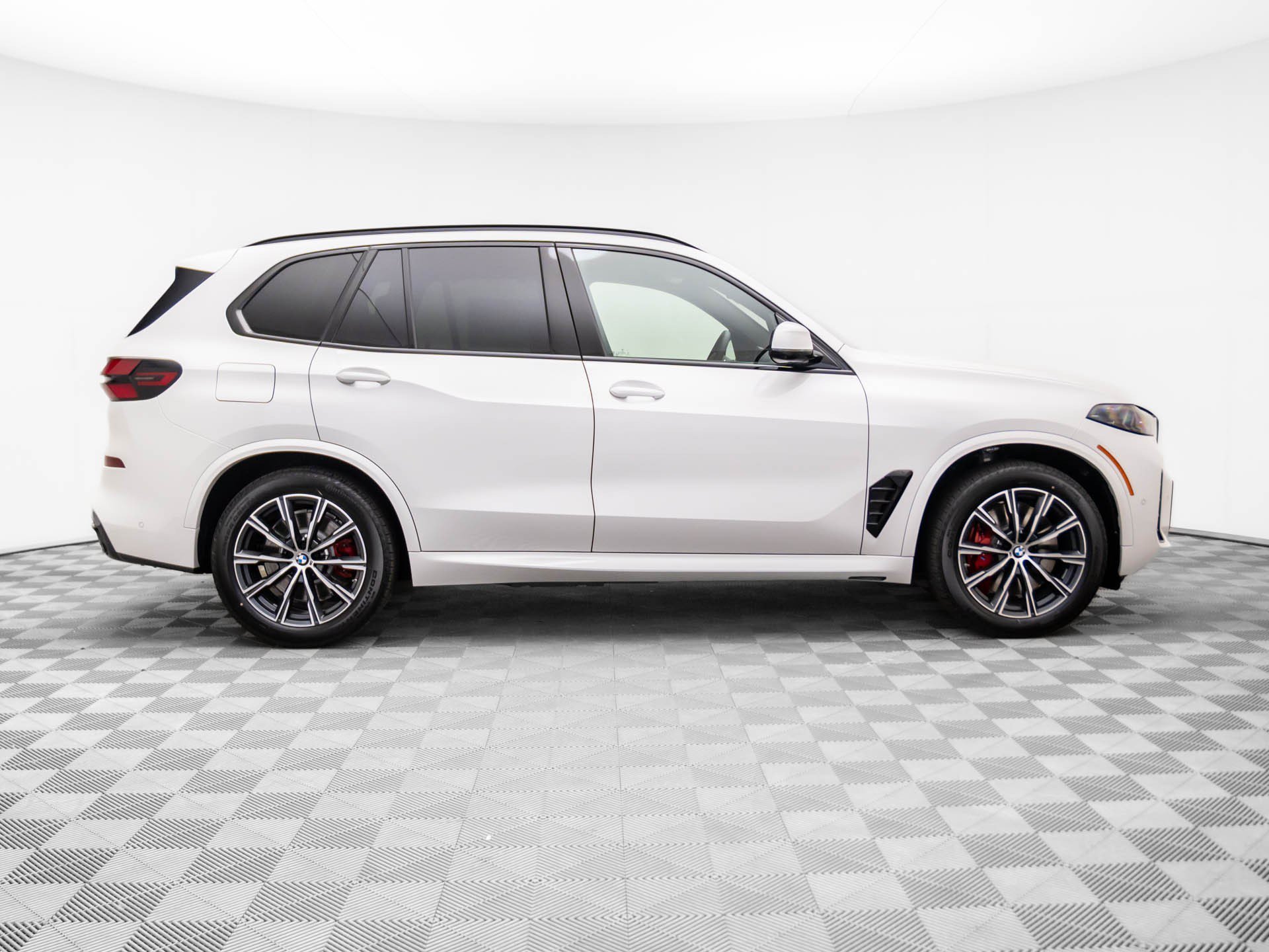 Certified Used 2026 Mineral White Metallic BMW xDrive50e image 7