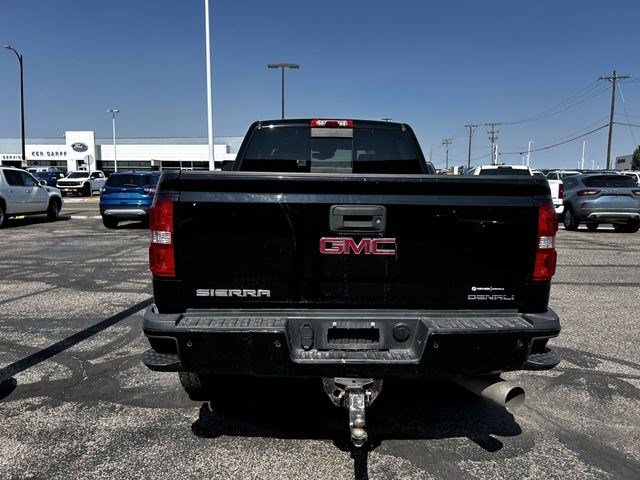 Used 2018 Onyx Black GMC Denali image 4