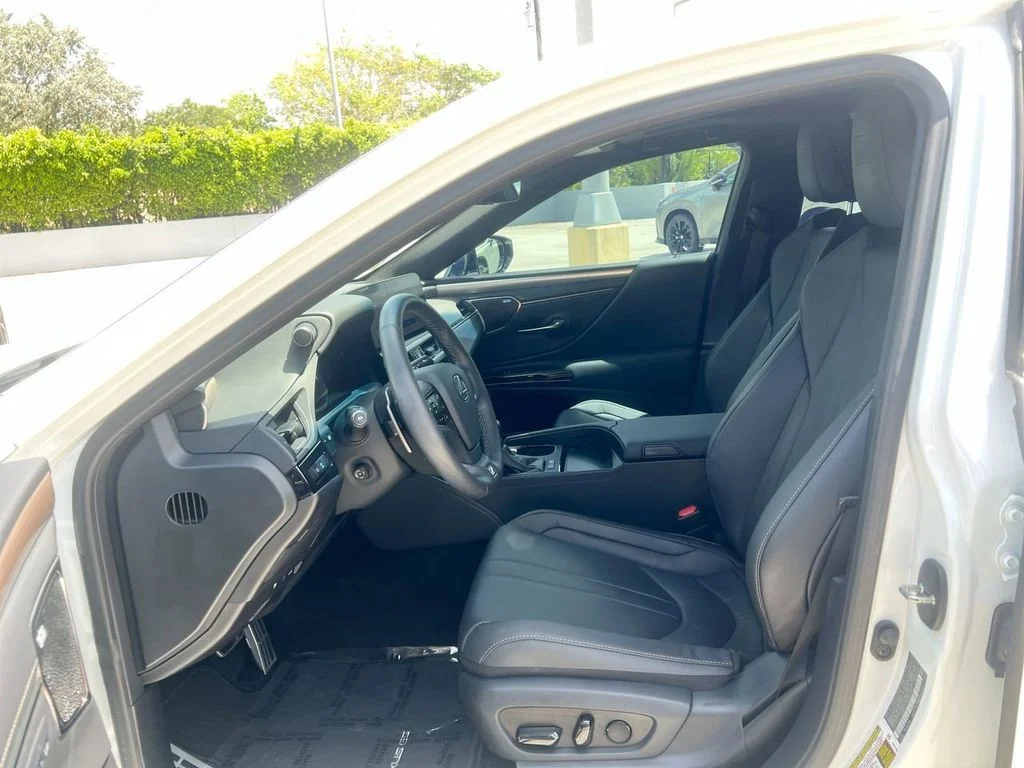 Certified Used 2024 WHITE NOVA GF. Lexus 300h F SPORT Handling image 12