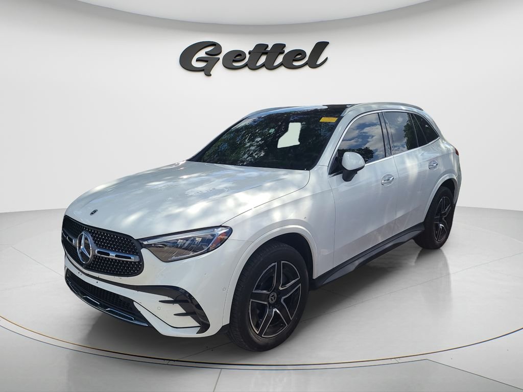 2023 Mercedes-Benz GLC GLC 300's photo