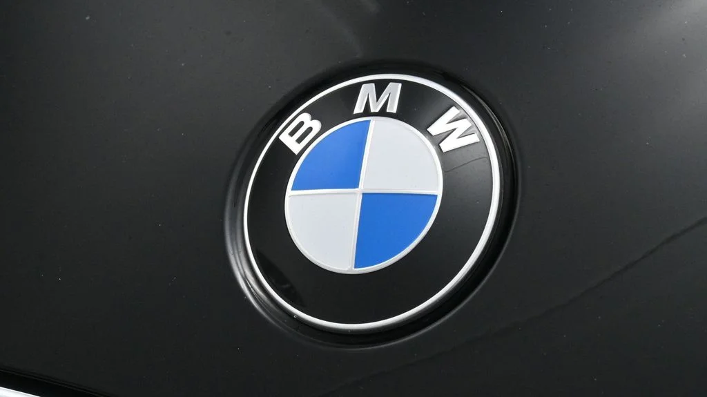 2024 BMW 3 Series 330i - Photo 19