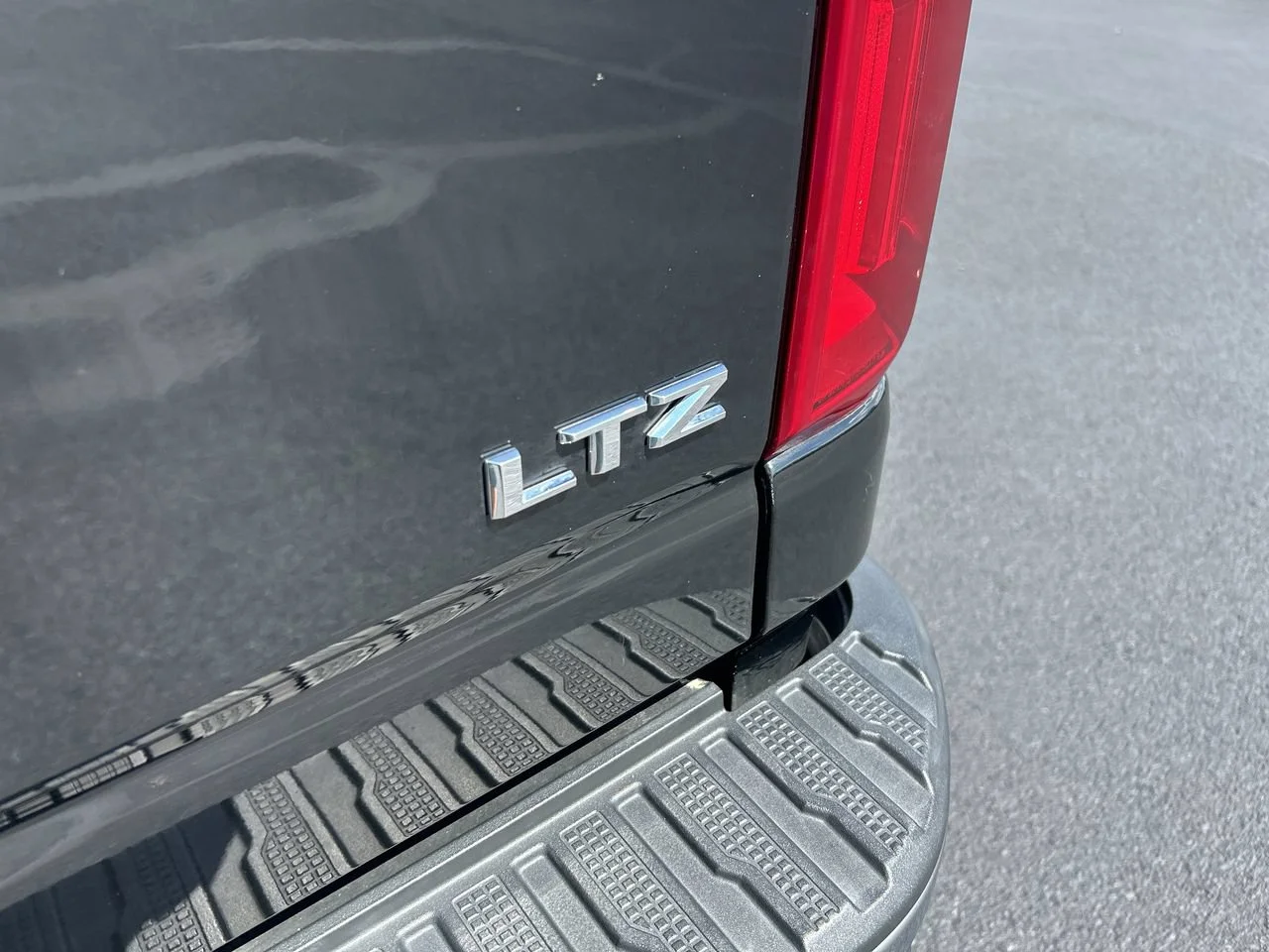 Used 2020 Black Chevrolet LTZ image 12
