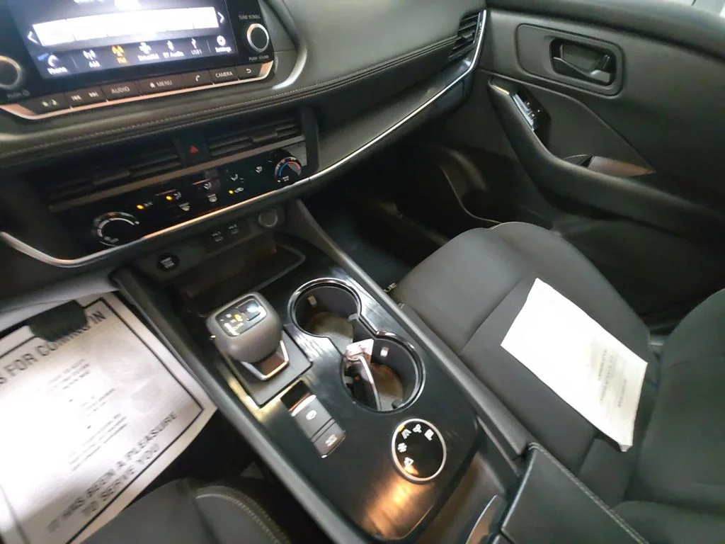 Used 2024 Red Nissan S image 18