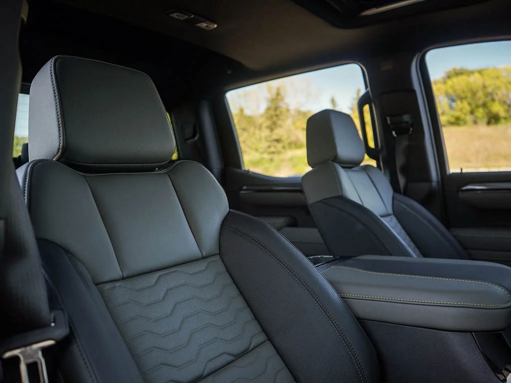 2026 Chevrolet Silverado 1500 ZR2 - Photo 9