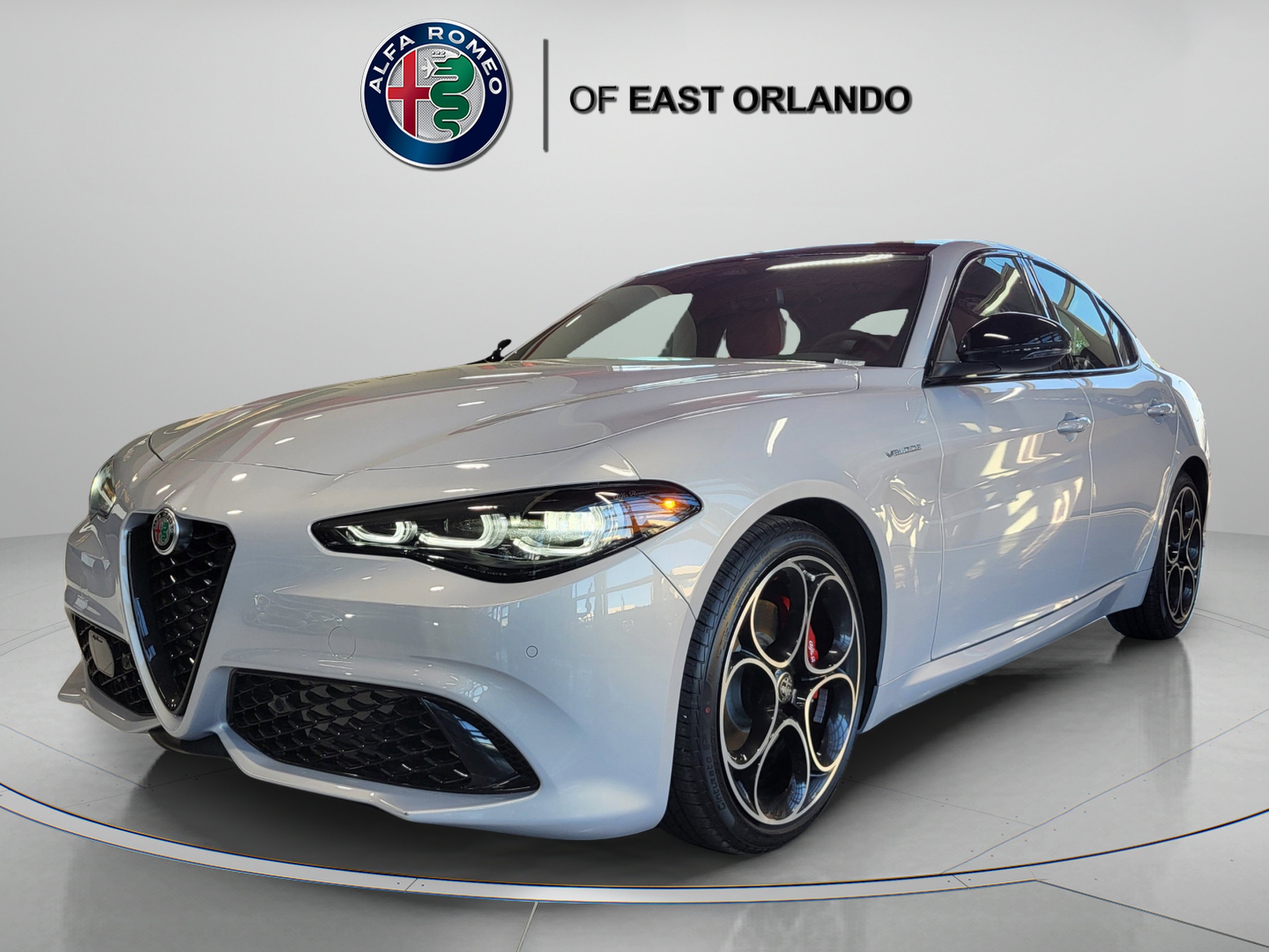 New 2025 Moonlight Gray Metallic Alfa Romeo  image 4