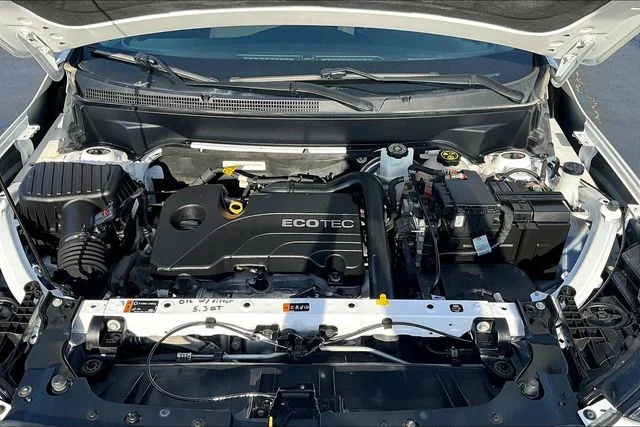 Used 2021 White GMC SLE image 28