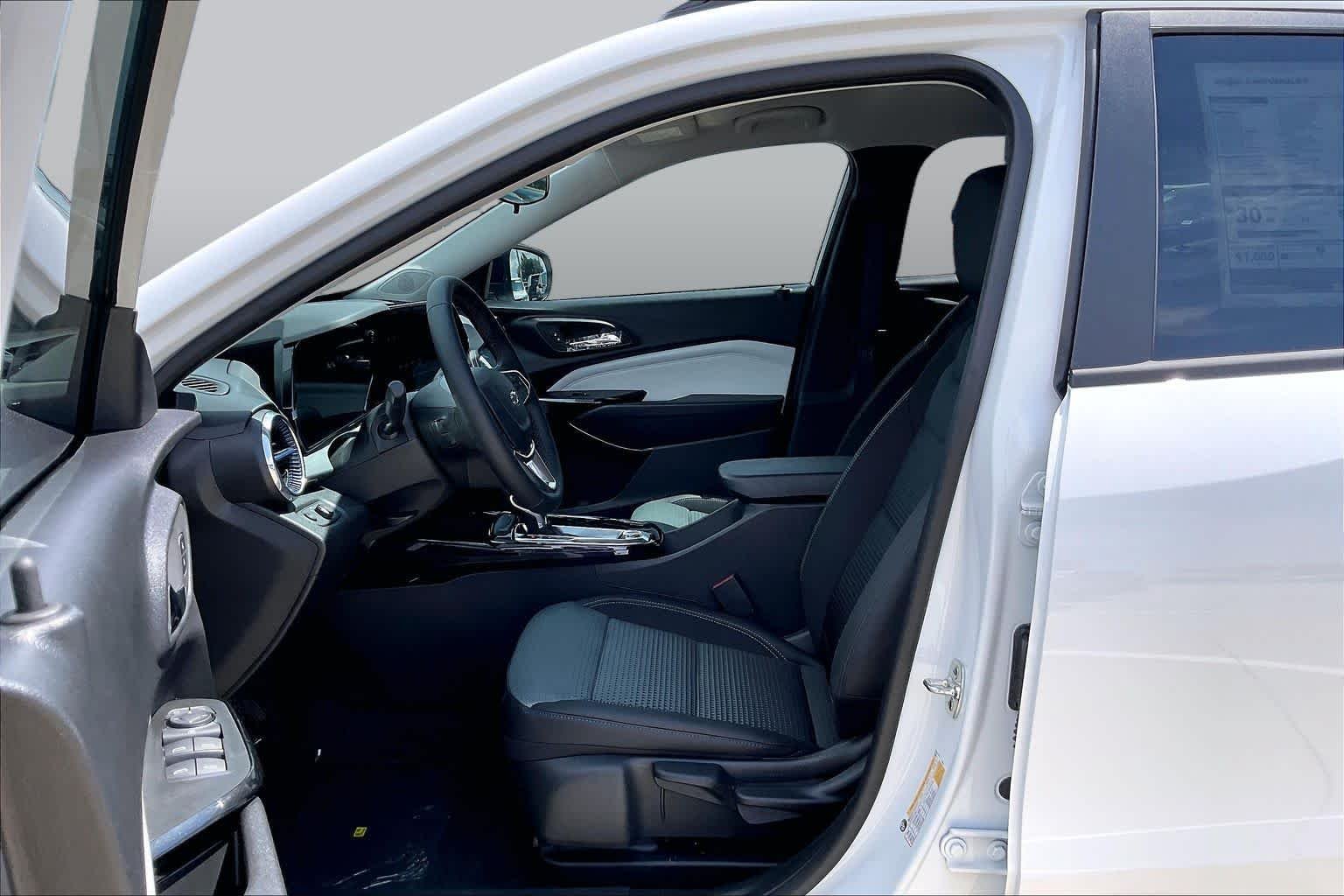 2026 Chevrolet Trax LT - Photo 10